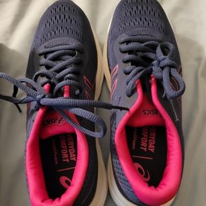 ASICS women's size 6.5